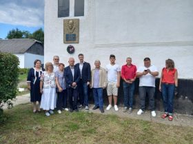 Odhalení pamětní tabule Františka Továrka v Holubiném 2021