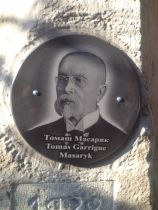 Pamětní tabule T. G. Masaryka v Buštynu